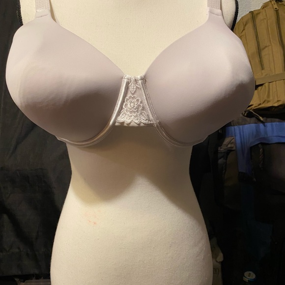 Vanity Fair 40DD - Picture 1 of 3